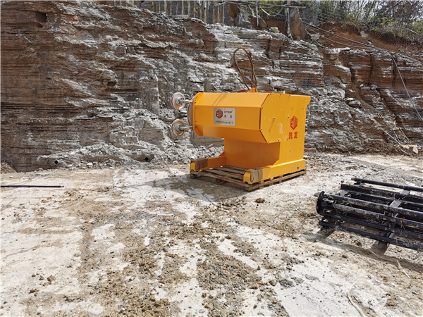 長沙凱發(fā)超硬材料科技有限公司,長沙礦山石材開采設(shè)備銷售,長沙金剛石繩鋸機銷售,金剛石串珠繩生產(chǎn)銷售，水平鉆機生產(chǎn)銷售