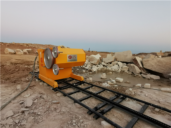 長沙凱發(fā)超硬材料科技有限公司,長沙礦山石材開采設(shè)備銷售,長沙金剛石繩鋸機銷售,金剛石串珠繩生產(chǎn)銷售，水平鉆機生產(chǎn)銷售