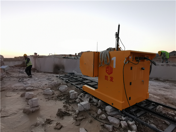 長沙凱發(fā)超硬材料科技有限公司,長沙礦山石材開采設(shè)備銷售,長沙金剛石繩鋸機銷售,金剛石串珠繩生產(chǎn)銷售，水平鉆機生產(chǎn)銷售